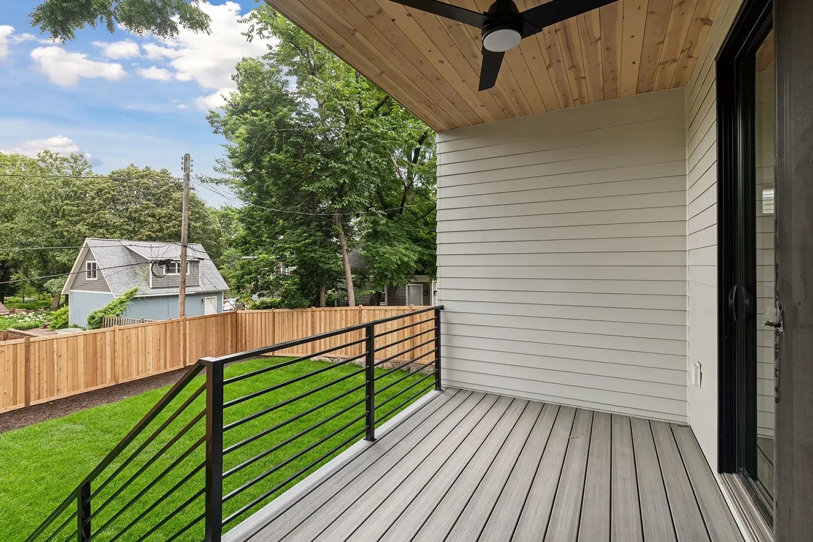 Additional exterior view of France Ave S in Minneapolis, Minnesota, featuring James Hardie Lap Siding and James Hardie Panels.