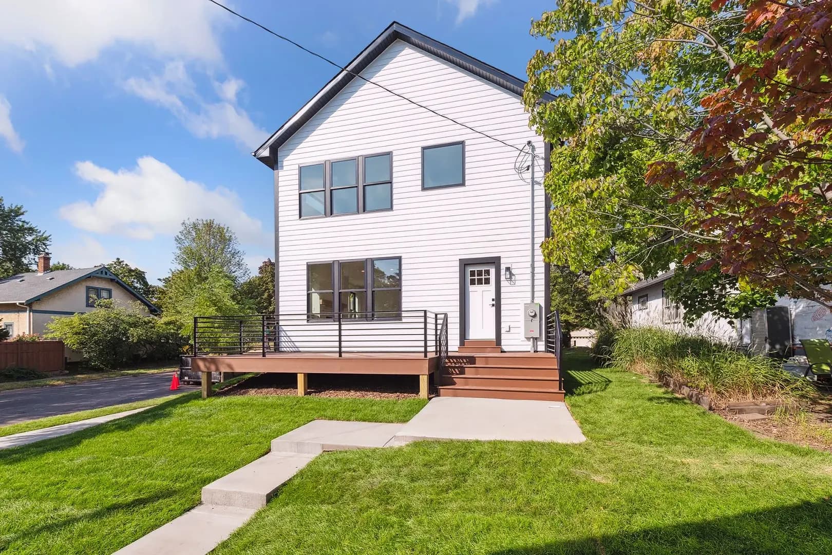 Additional exterior view of 43rd Ave S in Minneapolis, Minnesota, featuring James Hardie Lap Siding and Natural Wood Accent Panel.