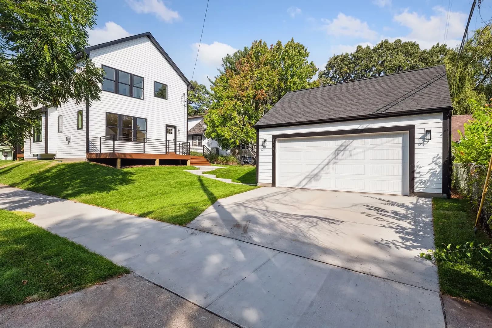 Additional exterior view of 43rd Ave S in Minneapolis, Minnesota, featuring James Hardie Lap Siding and Natural Wood Accent Panel.